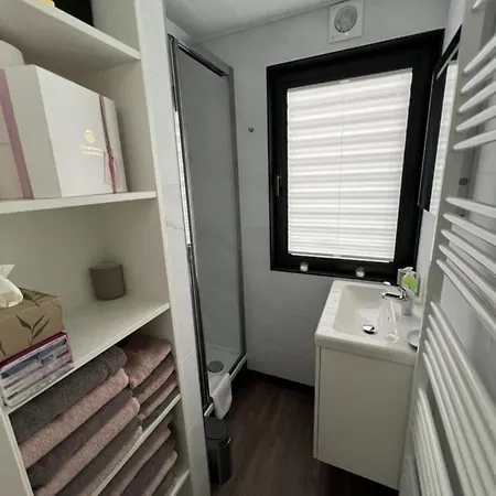 보트호텔 Hausboot Bakerman 자흐데니크