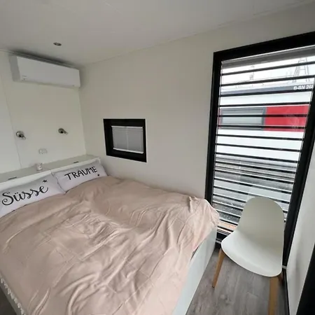 Hausboot Bakerman 보트호텔 자흐데니크