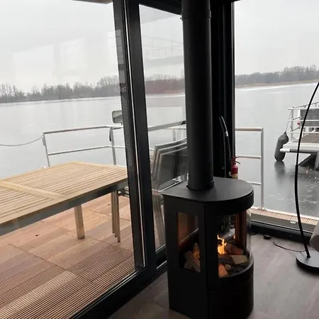 보트호텔 Hausboot Bakerman