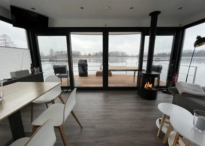 Hotel en barco Hausboot Bakerman